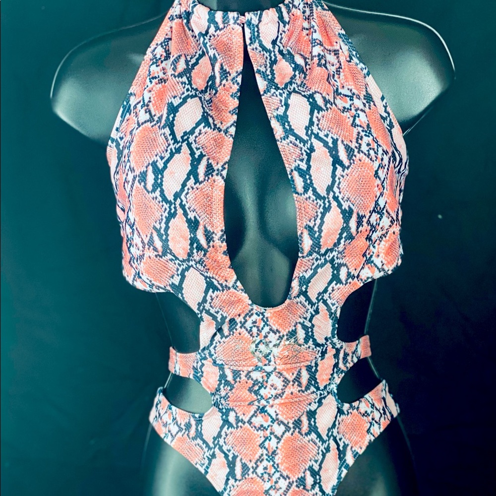 QC Royalty sexy flirty and fit (snakeskin 1 piece size L)